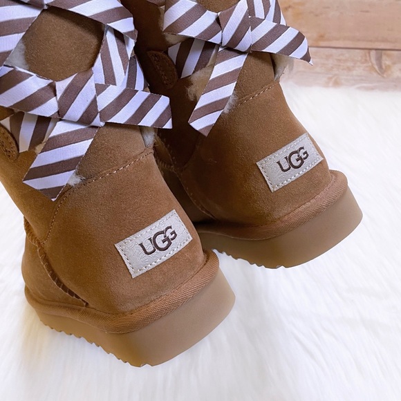 UGG Bailey Bow Diagonal Stripes Chestnut Boots - Picture 7 of 9